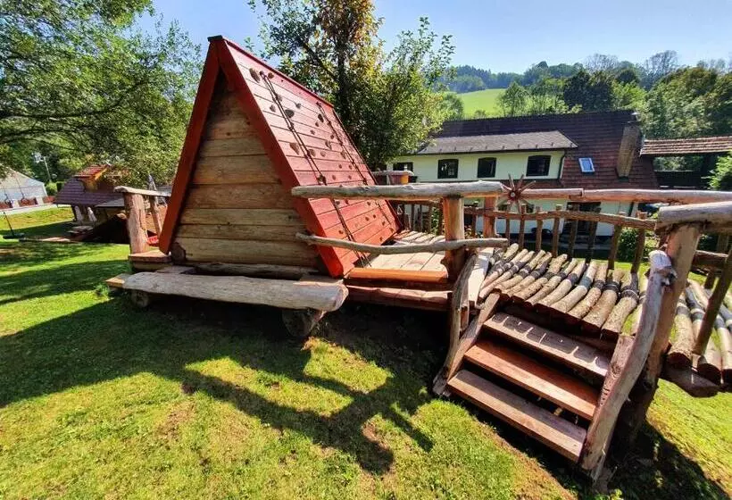Majatalo Penzion U Sovy