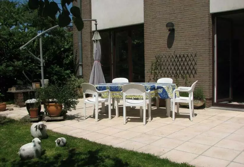 Prince D Orange Bed & Breakfast