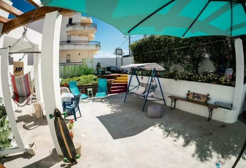 Retkeilymaja Native Surfhouse