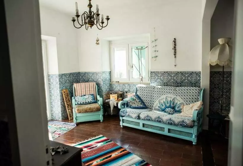 Retkeilymaja Native Surfhouse