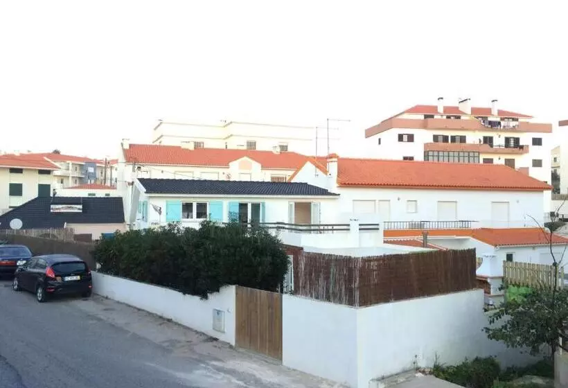 Retkeilymaja Native Surfhouse