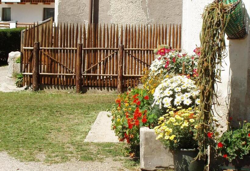 Отель Lenzerhof