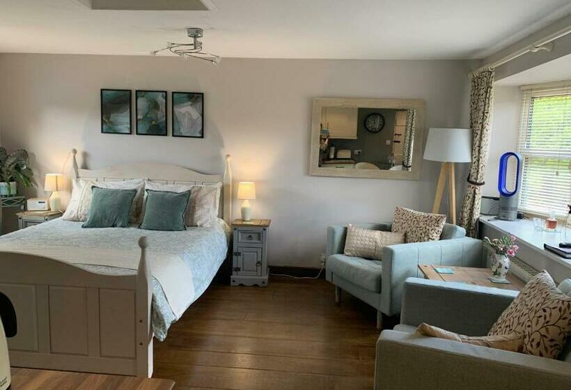 Hotelli Thatched Cottage