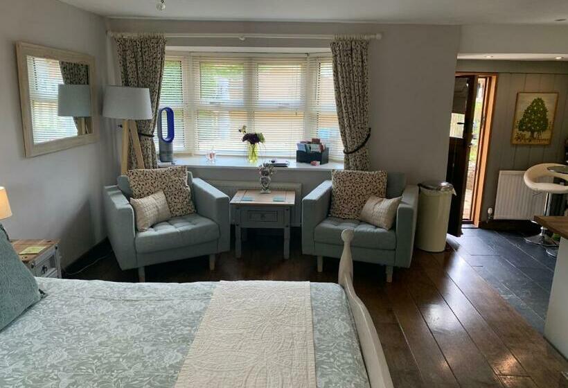 Hotelli Thatched Cottage