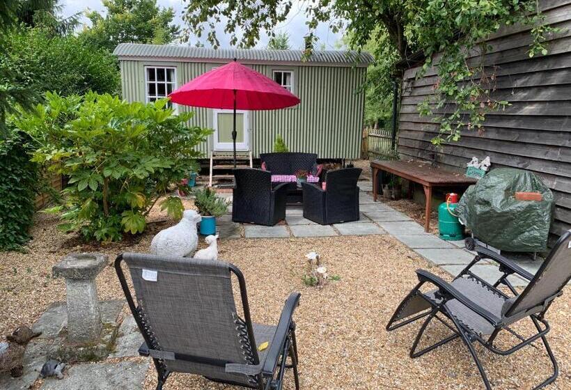 Hotelli Thatched Cottage