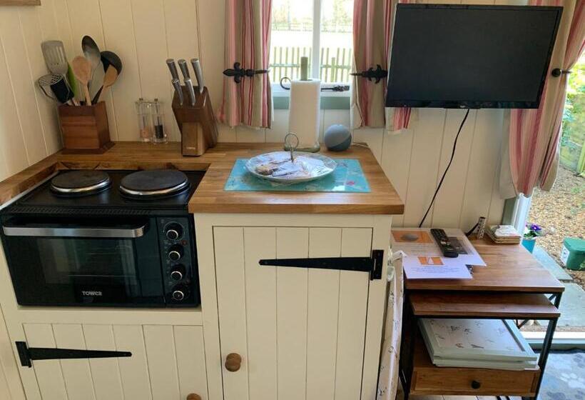 Hotelli Thatched Cottage