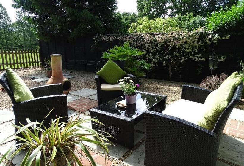 Hotelli Thatched Cottage