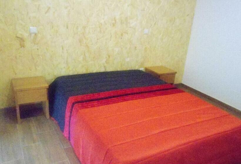 پانسیون Campismo Rural Rio Caldo Geres