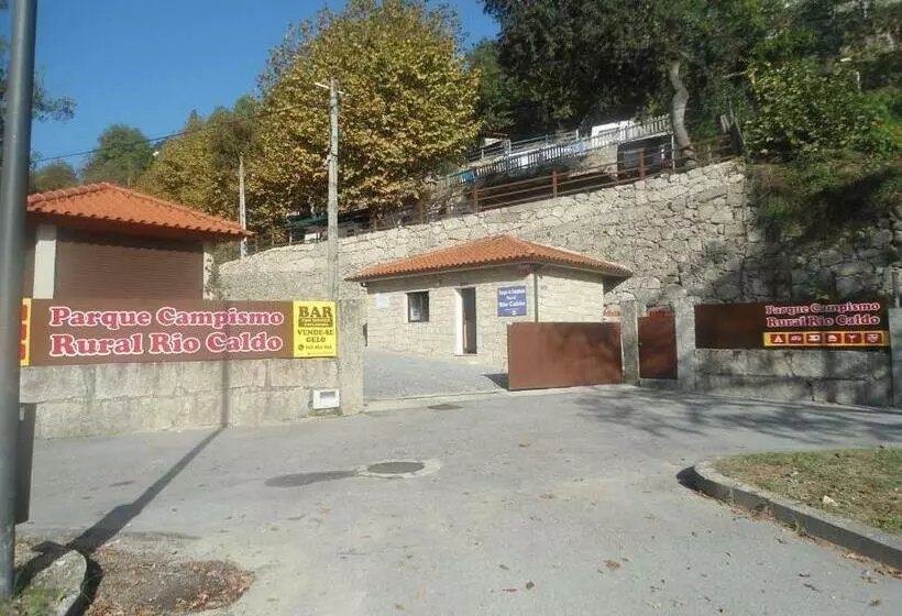 ペンション Campismo Rural Rio Caldo Geres