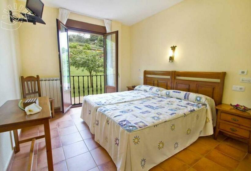 פנסיון Hospedería El Cantio