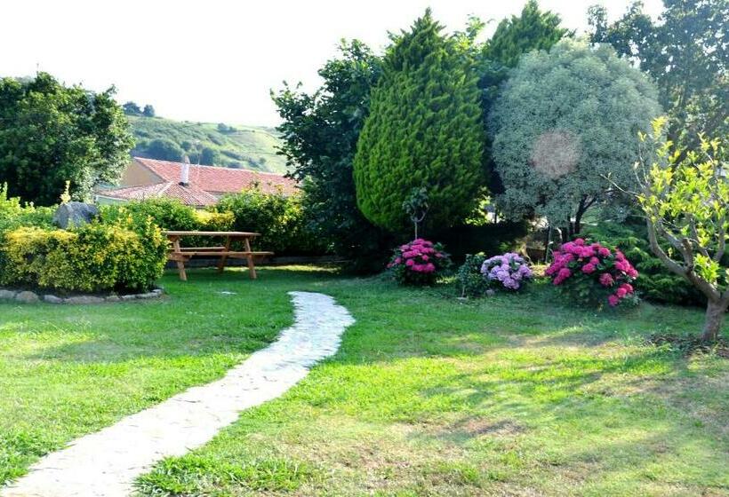 פנסיון Hospedería El Cantio