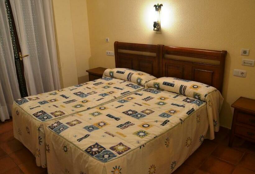 פנסיון Hospedería El Cantio