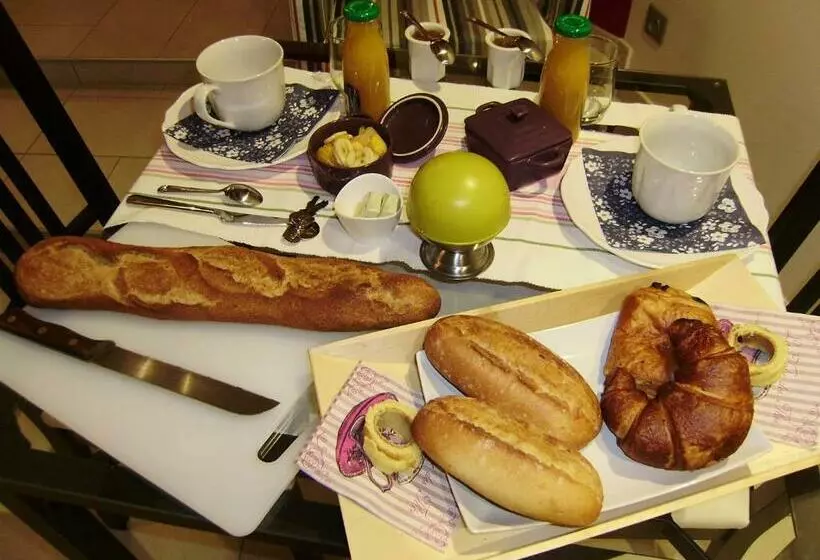 تختخواب و صبحانه Chambre D Hotes De La Bastide De Najac
