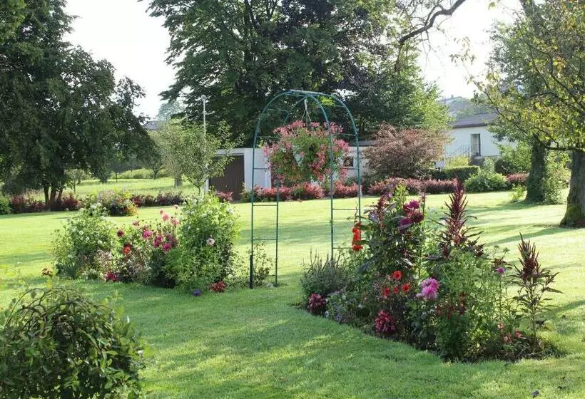 Aamiaismajoitus (B&B) Les Petites Chambres De La Bleue Maison