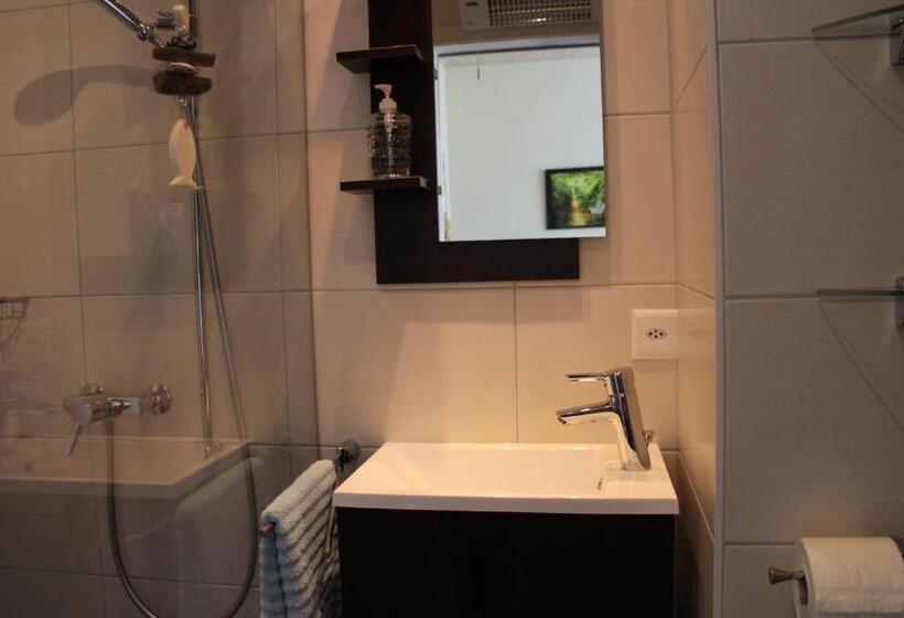 مبيت وإفطار Les Petites Chambres De La Bleue Maison