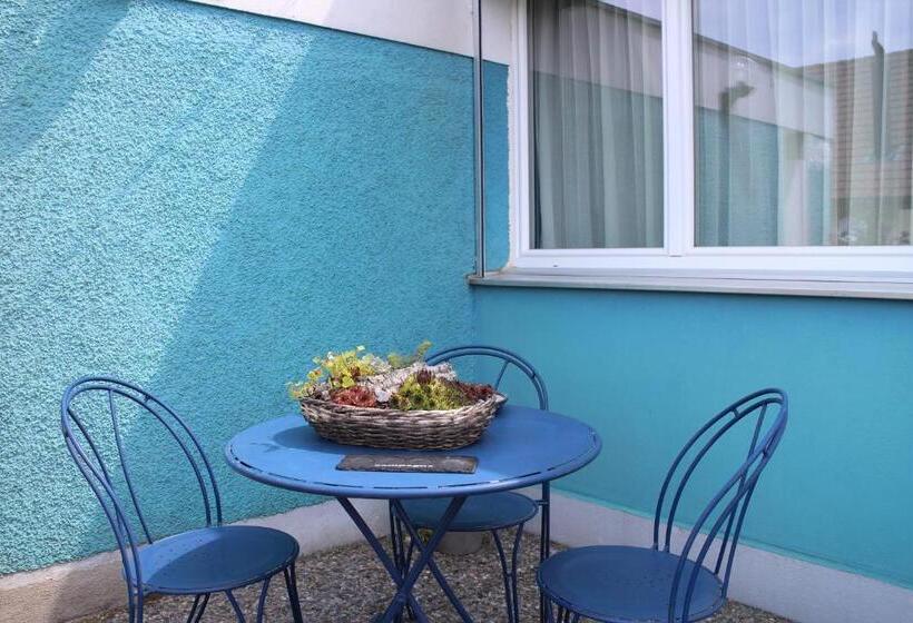 مبيت وإفطار Les Petites Chambres De La Bleue Maison