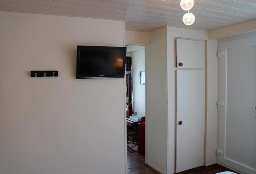 مبيت وإفطار Les Petites Chambres De La Bleue Maison