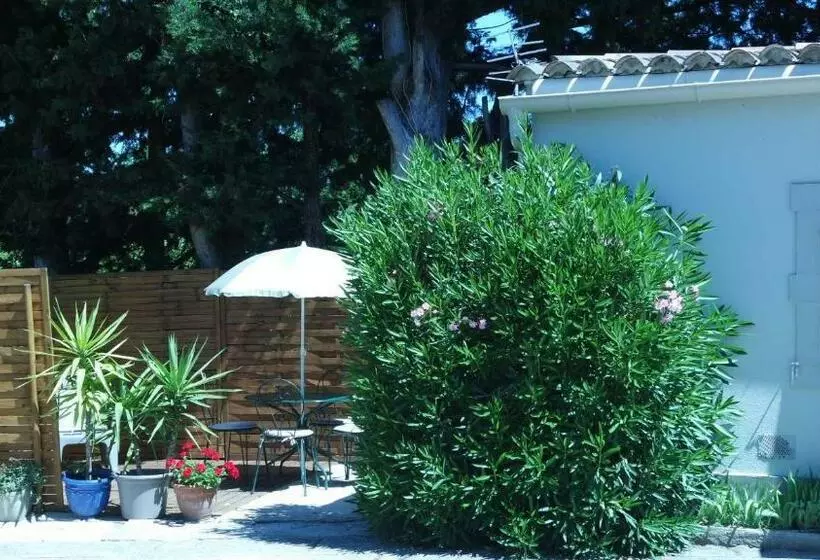 Aamiaismajoitus (B&B) Mas Grimaud   Gîte  Studio Et Chambres D Hôtes Familiales