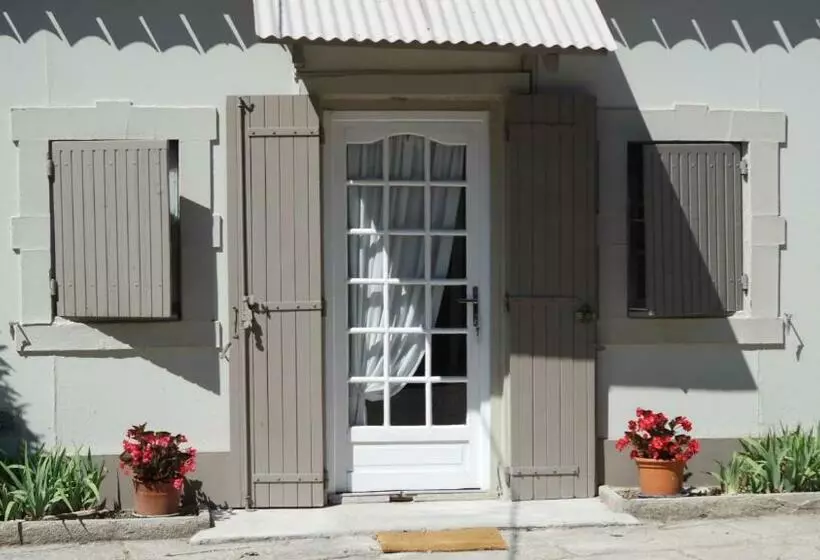 Aamiaismajoitus (B&B) Mas Grimaud   Gîte  Studio Et Chambres D Hôtes Familiales