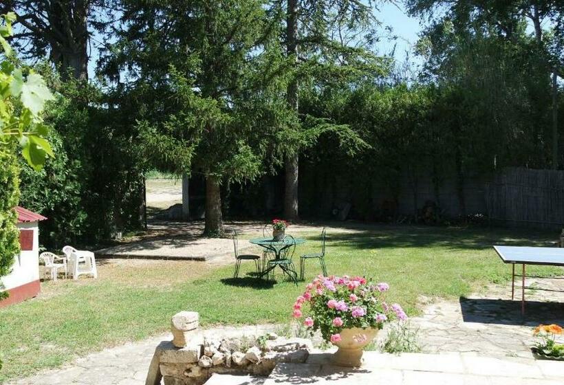 مبيت وإفطار Mas Grimaud   Gîte  Studio Et Chambres D Hôtes Familiales