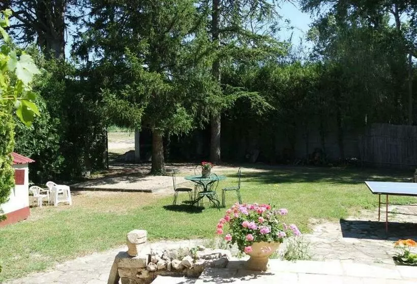 Aamiaismajoitus (B&B) Mas Grimaud   Gîte  Studio Et Chambres D Hôtes Familiales