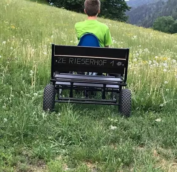 ホテル Rieserhof/fam. Meißnitzer
