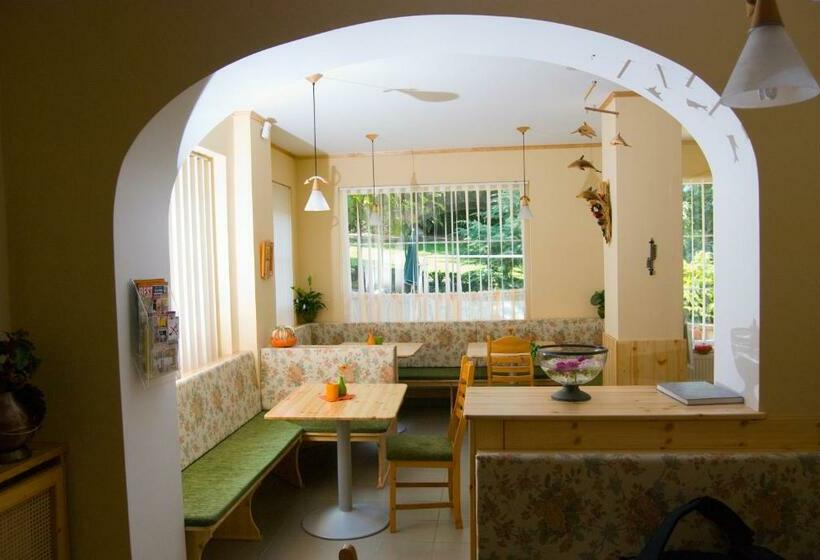 펜션 Hársfa Szálló