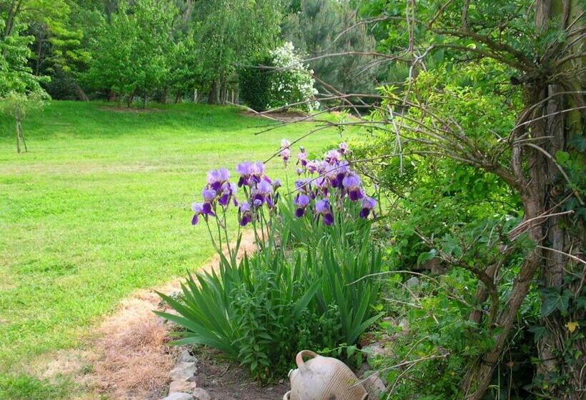 تختخواب و صبحانه La Mesnagerie