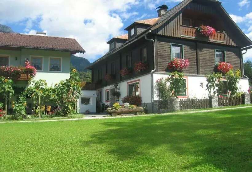 ホテル Harreiterhof