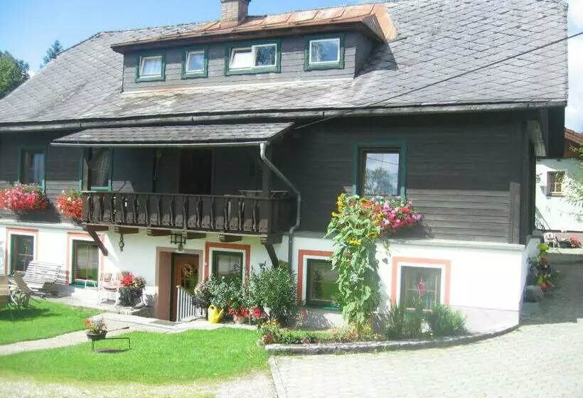 ホテル Harreiterhof