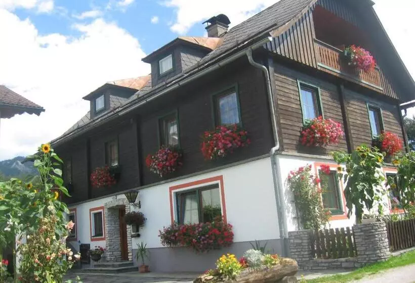 ホテル Harreiterhof