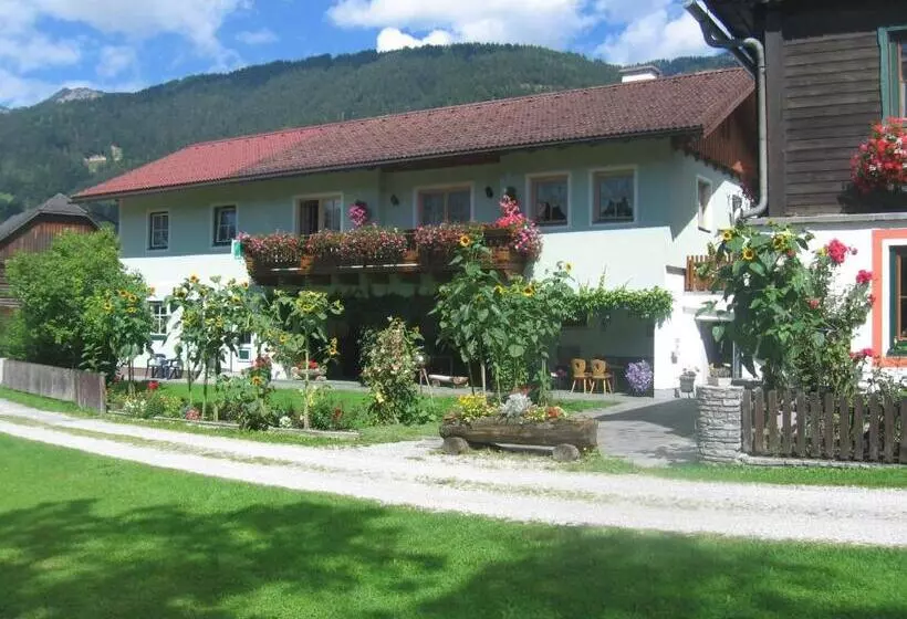 ホテル Harreiterhof