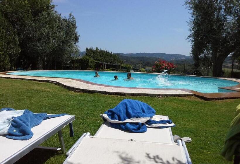 בית מלון כפרי Poggio Mario