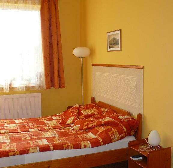 بنسيون Angéla Vendegház