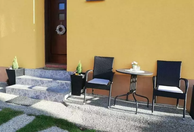 Majatalo Penzion V Hájku