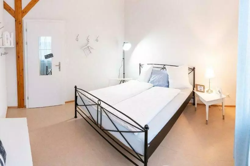 Aamiaismajoitus (B&B) Bnb Entensee