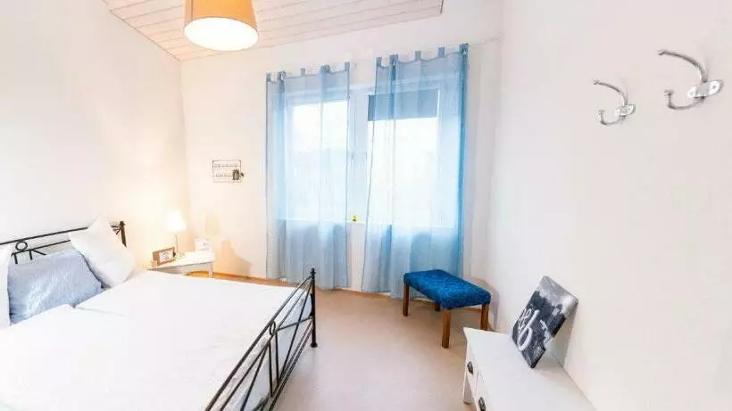 Aamiaismajoitus (B&B) Bnb Entensee