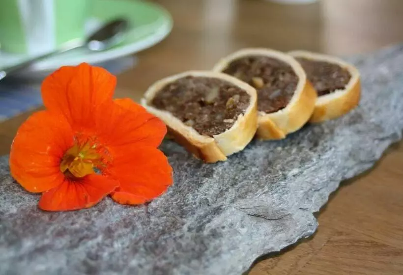 Aamiaismajoitus (B&B) Bnb Entensee