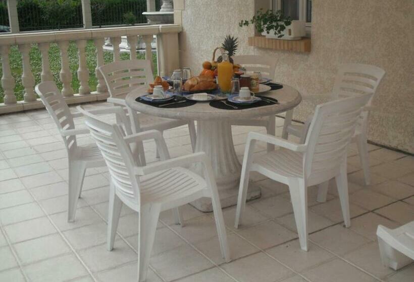 تختخواب و صبحانه Les Chambres Du Lac