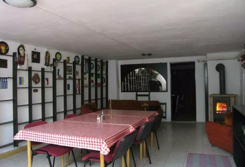 ベッドアンドブレックファースト Ubytovanie 184, Bed And Braekfast 184