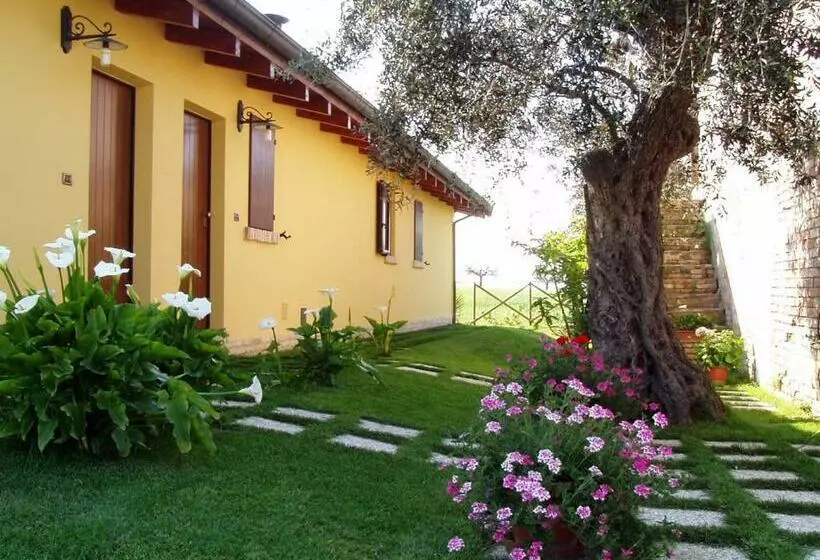 ホテル Agriturismo Tenuta Santa Maria