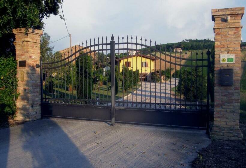 ホテル Agriturismo Tenuta Santa Maria