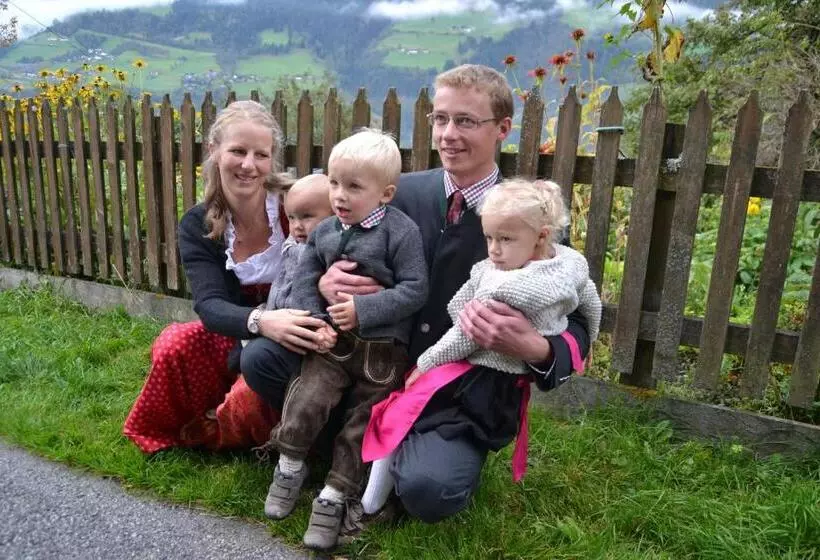 ホテル Bauernhof Grussberggut