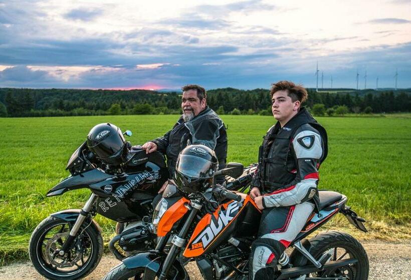 הוסטל Landgasthaus Moselhöhe