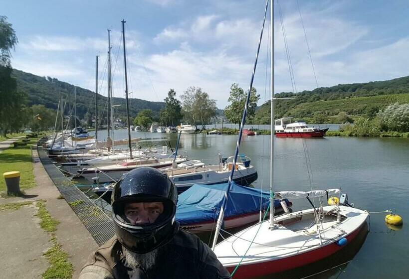 הוסטל Landgasthaus Moselhöhe