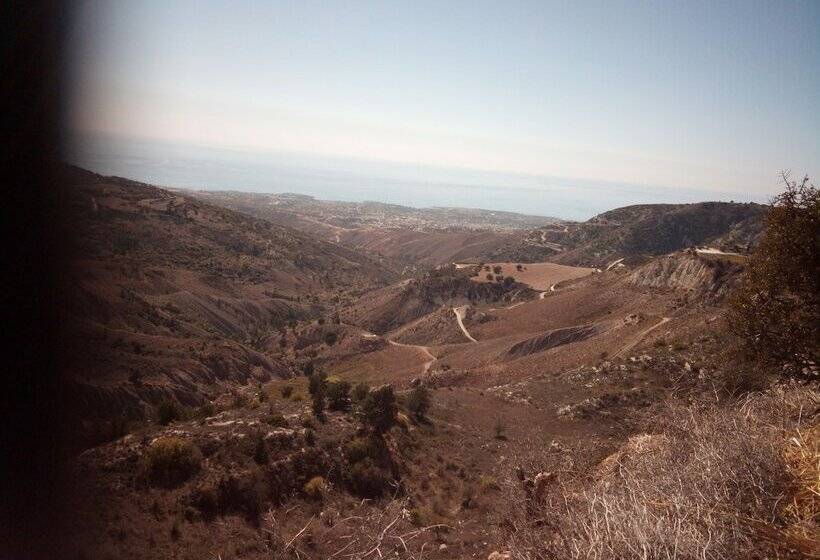 فندق صغير Loxandra Inn