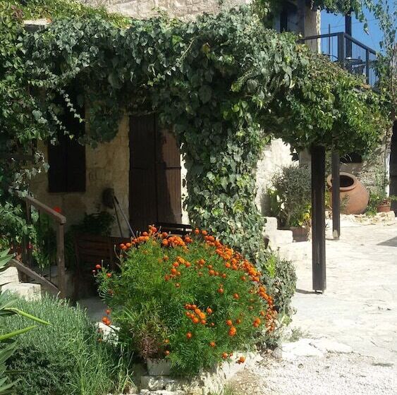 فندق صغير Loxandra Inn