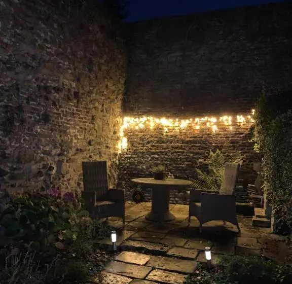 Aamiaismajoitus (B&B) De Stadswal