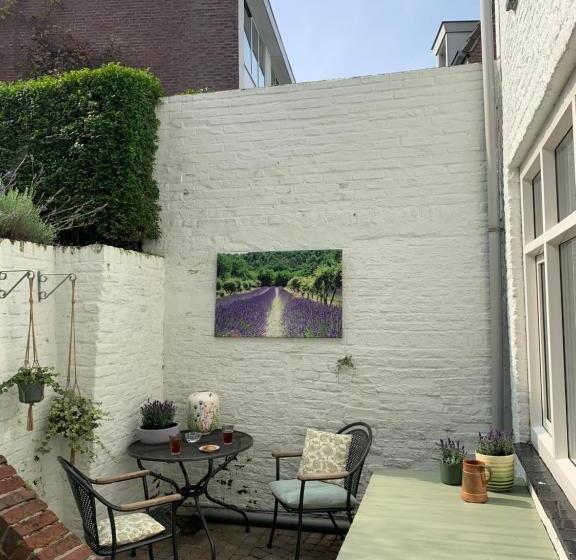 ベッドアンドブレックファースト De Stadswal