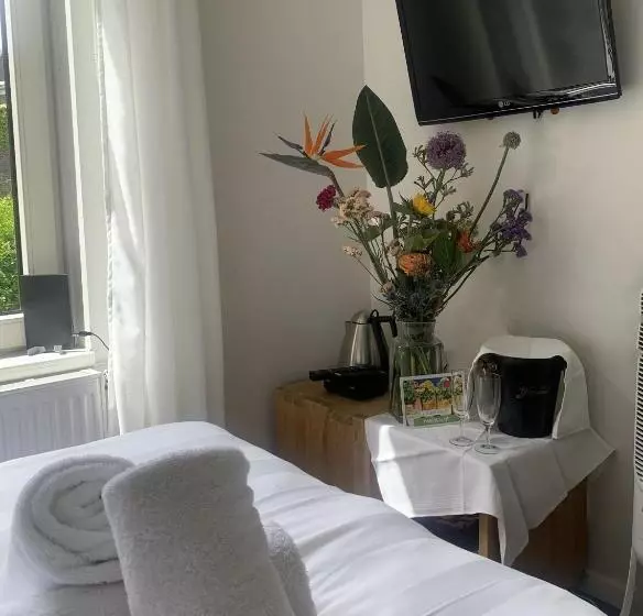 Aamiaismajoitus (B&B) De Stadswal